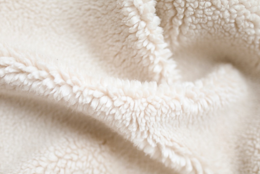 Le linge de lit et la housse de couette en pilou pilou